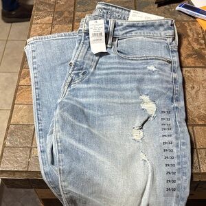 American Eagle Outfitters Women's Light Blue Ripped Skinny Jeans